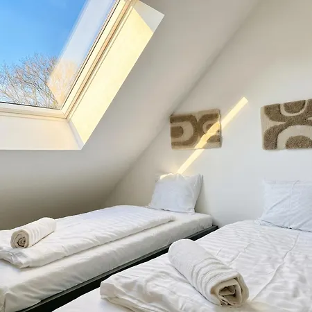 Villa Spacious 4br & 1lr For Families & Groups *