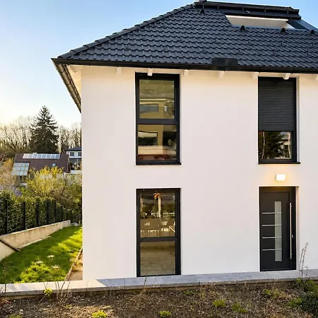 Villa Spacious 4br & 1lr For Families & Groups
