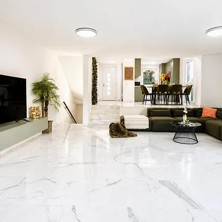 Spacious 4br & 1lr For Families & Groups Villa Modling
