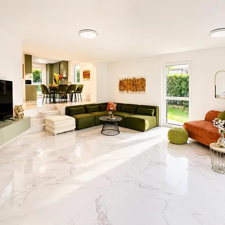 Spacious 4br & 1lr For Families & Groups