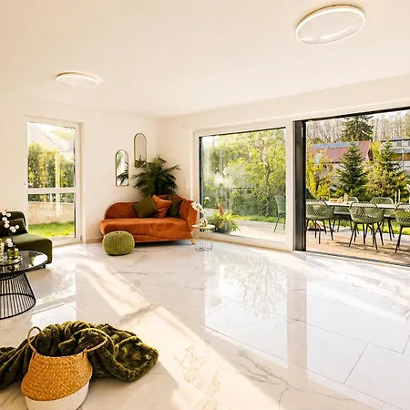 Spacious 4br & 1lr For Families & Groups Villa Modling
