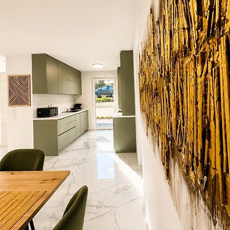 Spacious 4br & 1lr For Families & Groups Villa Modling