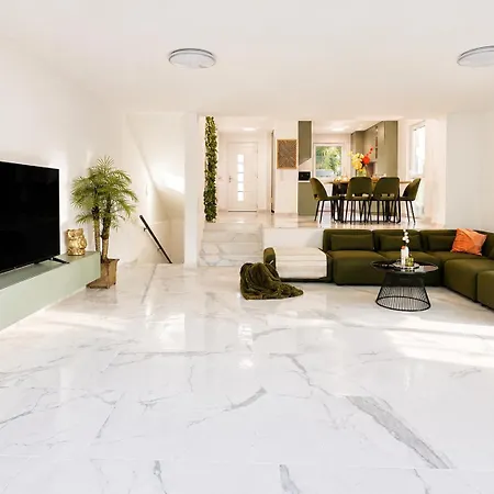 Spacious 4br & 1lr For Families & Groups Modling