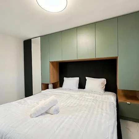 Spacious 4br & 1lr For Families & Groups فيلة مودلينغ