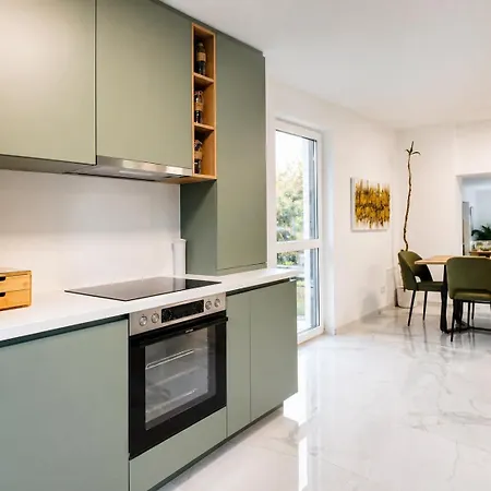Spacious 4br & 1lr For Families & Groups
