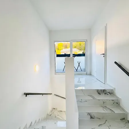 Spacious 4br & 1lr For Families & Groups Villa