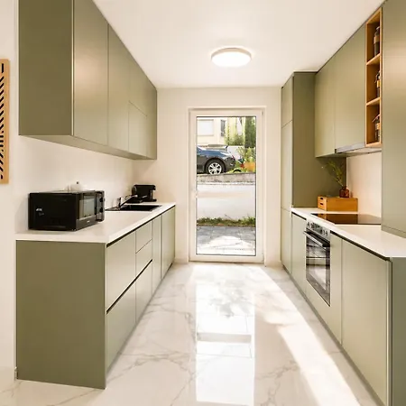 Spacious 4br & 1lr For Families & Groups Villa